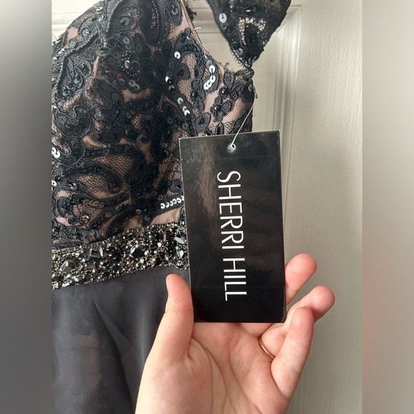 NWT SHERRI HILL BLACK LACE DRESS - Picture 5 of 8